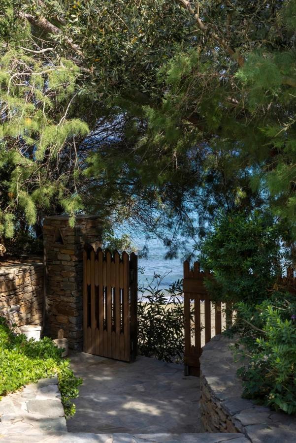 Sun-Rock House By The Sea Villa Stenies Ngoại thất bức ảnh